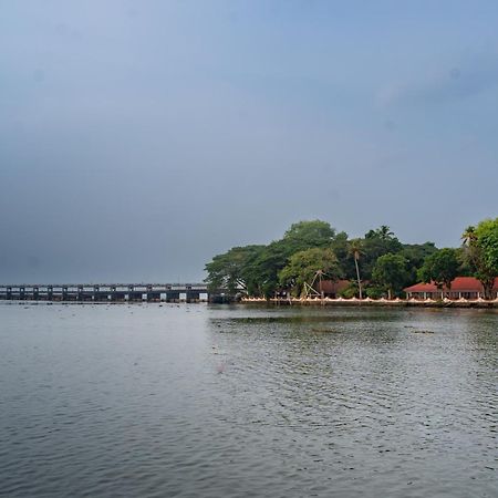 Ktdc Kumarakom Gateway Resort Alappuzha Luaran gambar